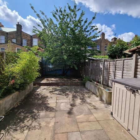 Single Room With En-Suite Shower Room In Zone 1 Londra Esterno foto