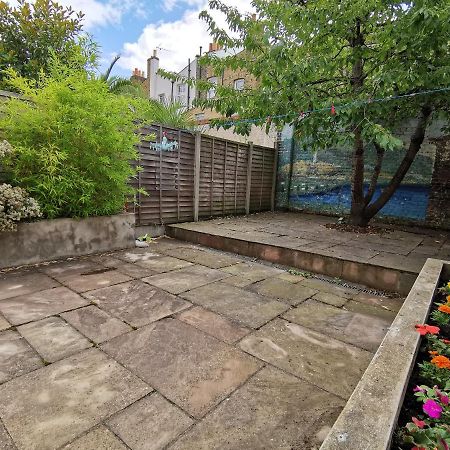 Single Room With En-Suite Shower Room In Zone 1 Londra Esterno foto