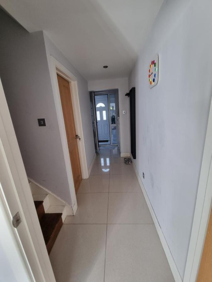 Single Room With En-Suite Shower Room In Zone 1 Londra Esterno foto